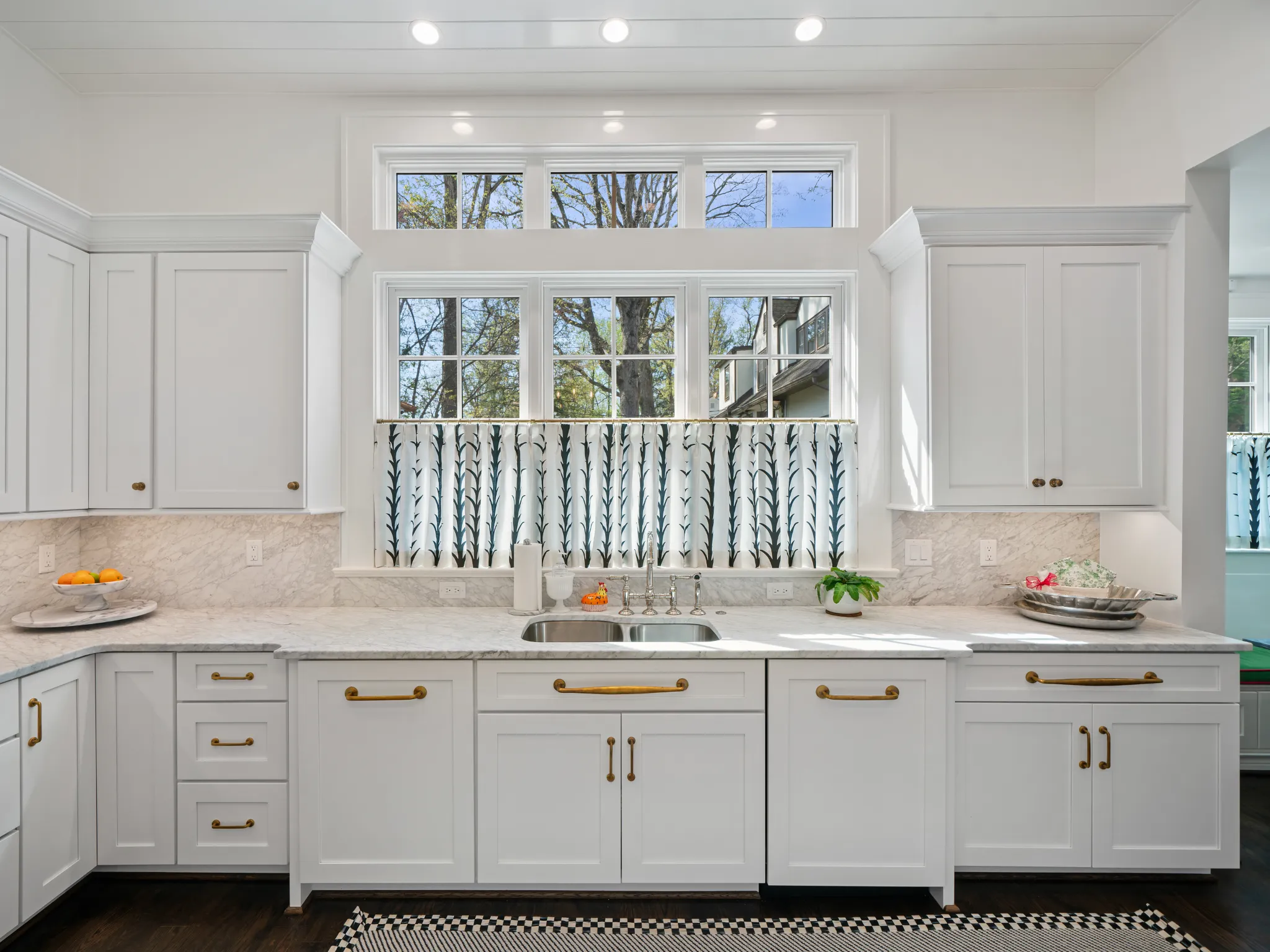 mountain-side-cabinets-biltmore-forest-14.webp